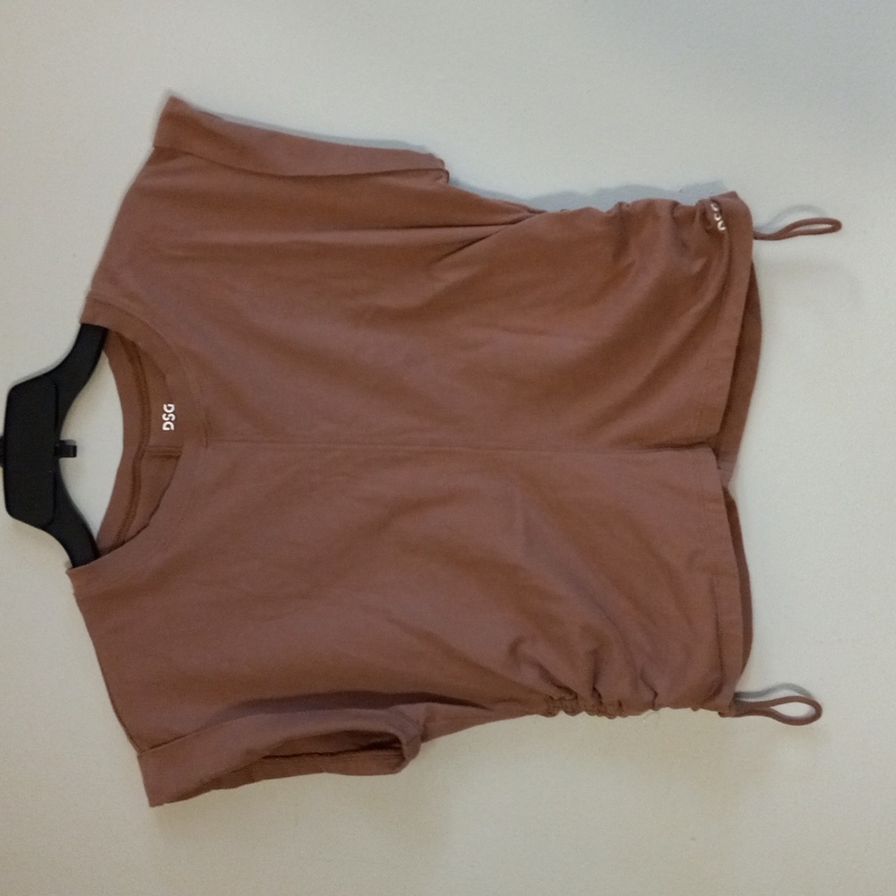 DSG  MAUVE SLEEVELESS, ADJUSTABLE SIDE, CROP TOP